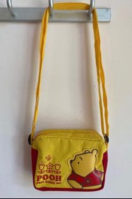 Disney Winnie the Pooh 兒童斜揹袋（迪士尼小熊維尼小童bb側背拉鏈小袋  小背包 bag)
