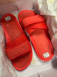 Adidas 拖鞋