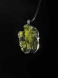 【天然捷克隕石】天然捷克隕石 莫爾道隕石 藤蔓吊墜