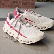 On Running Shoes Cloudtilt