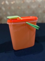 Tupperware 1.9l beverage buddy/bottle/tumbler