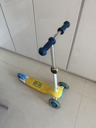 Micro 三輪滑板車