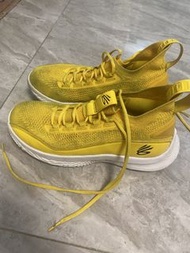 Under Armour Curry 8 黃色籃球鞋
