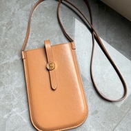 Burberry 皮革手機包