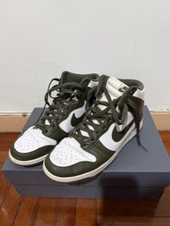 Nike Dunk High 橄欖綠白