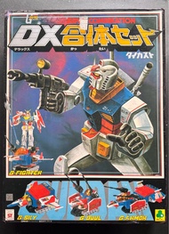 Clover 梅花廠 DX 高達 GUNDAM 油畫版封面超合金 (原裝件冇補油冇破損冇用上任何3D印刷品) 內件：中古質素大約八成半新淨，電鍍位尚算理想，齊所有原裝大小紅色飛彈、武器及佩件，原裝說明