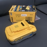 Dewalt baterai 20V 5Ah Powerstack DCBP520 second / bekas