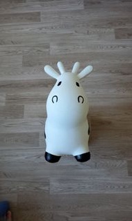 易泵可愛小牛 Easy pumping jumping cow #jumping horse #跳跳樂 #跳跳椅 #rody horse #rody打氣 #rody 馬 #兒童玩具車 #打氣跳跳馬 #