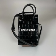 BALENCIAGA 593826 黑鱷魚壓紋手機包