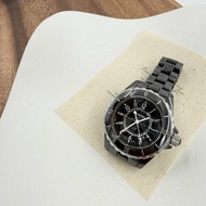 CHANEL - 黑色J12陶瓷╻33mm╻石英錶