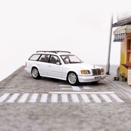 MORTAL Mercedes E-Class S124 Estate White with Accessories