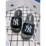 [GENUINE] Mlb KOREA NEW MOUND HOLOGRAM NEW YORK YANKEES - AUTHENTIC HAND-SANDAL SLIPPERS - FULLBOX W