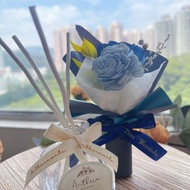 【香港花藝工作室】索拉花擴香瓶禮盒 - 月白森語(藍色花束)