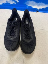Hoka  One One Clifton 7 (8.5 us)