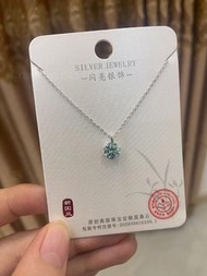 閃亮銀飾 一克拉藍綠莫桑鑽項鍊 側面皇冠 經典百搭 全新送證書禮盒