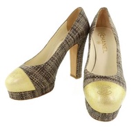 二手香奈兒女士金色/棕色漆皮和黃麻高跟鞋。