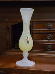 【卡卡頌  歐洲古董】義大利 手工 牛奶玻璃 漸層 細膩 花瓶 獨一無二 歐洲老件 g0667