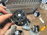 行李箱碌辘壞咗？即刻幫你整返好！觀塘面交 Luggage Wheels Broken? Quick Repair Available | Kwun Tong Meet-up 😊專業維修碌辘｜支援 Sa