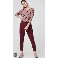 9 inch red trousers 2hand size 32 waist 84cm hip 104cm pants length 84cm 55kg to 60kg depending on h