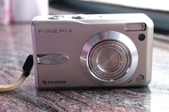 富士 Fujifilm CCD 數碼相機 F30