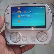 PSP go 16gb + 16gb full games