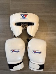 Winning Boxing Headgear and 14oz Gloves White