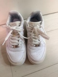 Nike Air Force 女款白色運動鞋