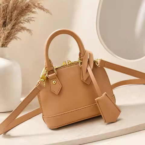 2026 New Luxury Classic Pattern Bridge Handbag Shoulder Bag down details 18 x 12 x 8 cm