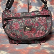 80% new Gregory Shoulder Bag Rusty Tapestry Messenger Bag with cover size M 紫花尼龍有冚中斜揹袋 側揹袋 郵差袋