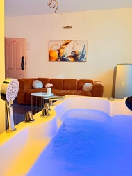 Rumah 800 m² dengan 1 bilik tidur dan 1 bilik mandi peribadi di HSR Layout (Luxury 1 BHK Jacuzzi Pen