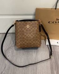 蔻馳COACH Mollie系列小號水桶包 手提單肩斜跨包 可手提可斜挎 尺寸：222010cm。