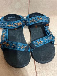 Teva 涼鞋