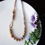 化石珊瑚與珍珠的掛環式項鍊 - 海灘的記憶