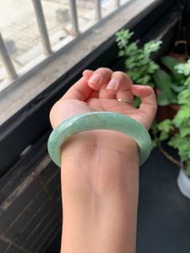 冰潤細膩滿綠翡翠手鐲