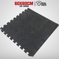 แผ่นยางรองเครื่องออกกำลังกาย แบบจิ๊กซอว์ 60x60cm จากเเบรนด์ IRONTEC