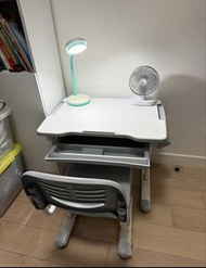 兒童學習桌及椅