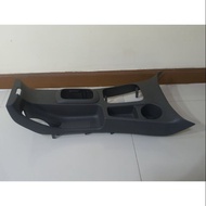 Gray Upper Gear Console For Toyota Fortuner 2005-2015 Second-Hand Goods Condition 95 Percent