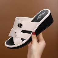 kasut heels heels raya Sandal dan selipar pertengahan umur, wanita memakai fesyen baru, mulut ikan, 