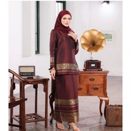 Isyana Kurung HijabistaHub (Burgundy) - L size