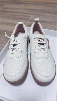 Hush Puppies 白色休閒鞋