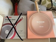 Neoflam blossom 28cm fry pan 煎鍋 $350/ pyrex 24cm 平底鑊 $95