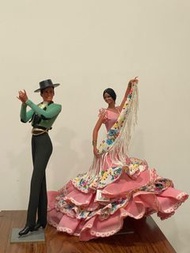 免運費 free shipping 正版 早期 收藏 西班牙製 舞者 公仔 娃娃 佛朗明哥 人偶 居家 櫥窗 擺飾 粉色 禮服 蛋糕裙 流蘇 牛仔 禮帽 金鍊 白色 高跟鞋 擺設 Vintage collectible items made in Spain authentic Marin Chiclana figurines Spanish dolls flamenco dancer home decor display