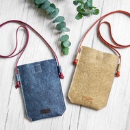 ELLIS 護照手機旅行斜背袋 - 自然色 (全手製/環保/椰子純素皮革)
