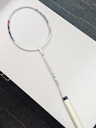 Mizuno altius 01 feel 羽毛球拍3UG5 , 現串 BG80 26IB 。 完好無花！not Yonex