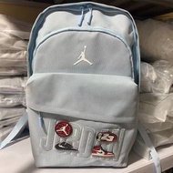 【現貨速發】Nike Jordan 經典飛人後背包 四色可選（淺藍/淺綠/黑/白）男女同款 大容量分區收納 通勤上學運動休閒書包