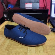 Toms low men's shoes with three-layer laces