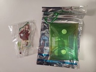 想換初音卡包配立牌