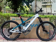 又交收一部 白藍色 17碼 新款 JAVA J.AIR  650B-SAITAFOSSI-SUS-12S 碳纖維 軟尾避震 山地車