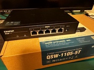 二手 QNAP 威聯通 QSW-1105-5T 5埠2.5GbE 無網管型交換器
