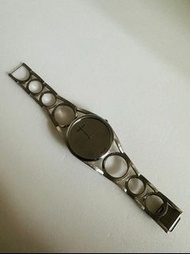 「保存良好，絕版品，女用錶」Calvin Klein CK Round 紐約時裝手環錶 鏡面銀 K5U2S146 石英錶